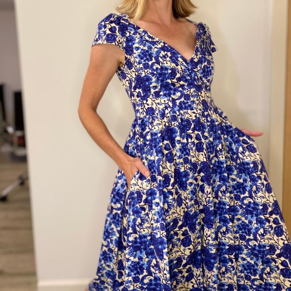 Lindy Bop Vintage Inspired Floral Dress Pockets!